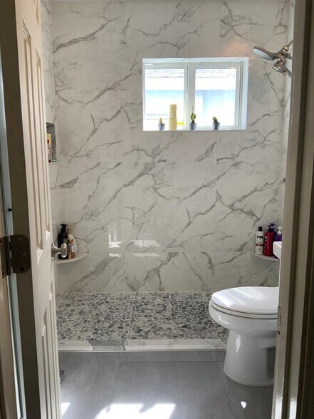 Building Photo - 7303 NW 57th Dr