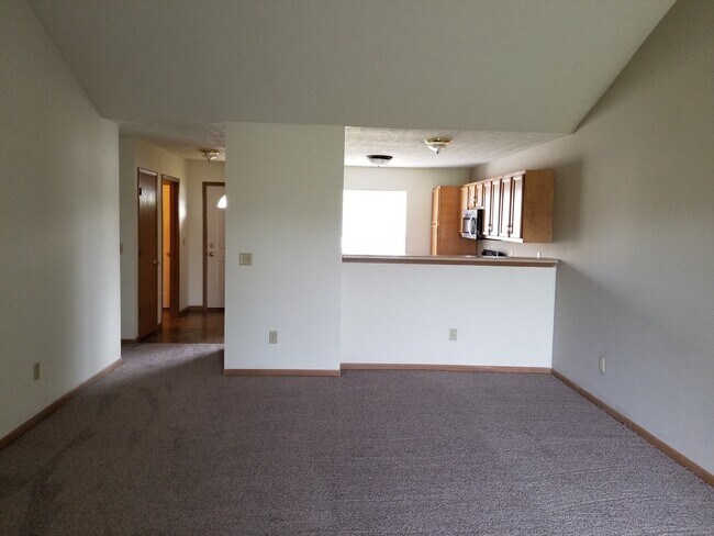 Building Photo - 2334 Hopkins Dr
