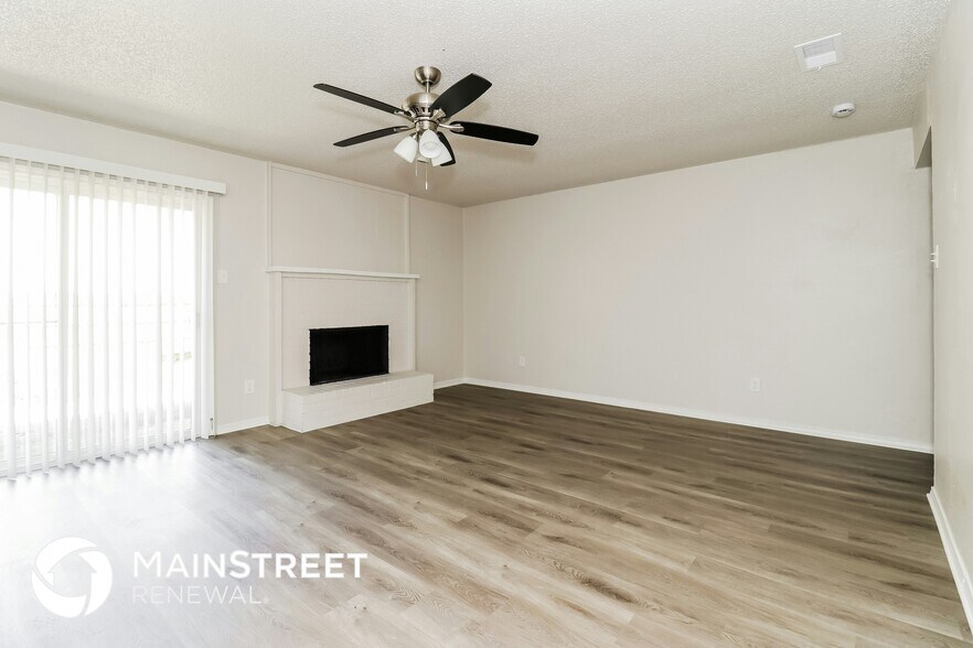 Building Photo - 4710 Green Hollow Dr