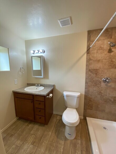 Bathroom - 1001 Elledge Dr