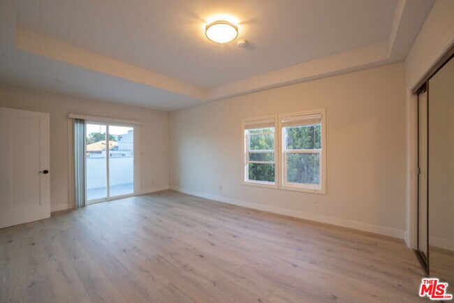 Building Photo - 10520 Eastborne Ave