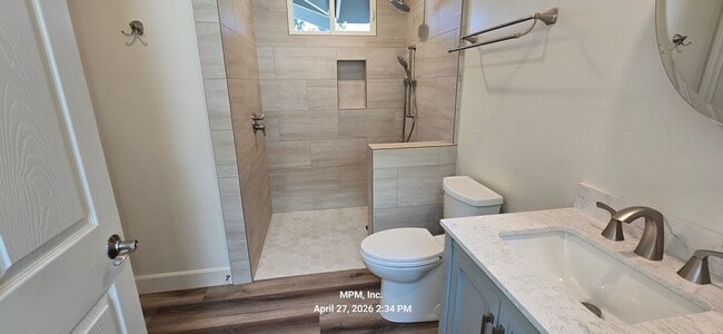 Building Photo - large custom home with peek a boo ocean views