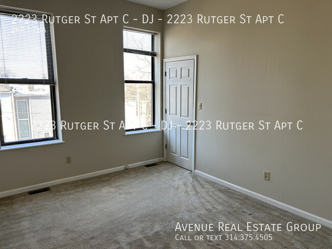 Building Photo - 2223 Rutger St