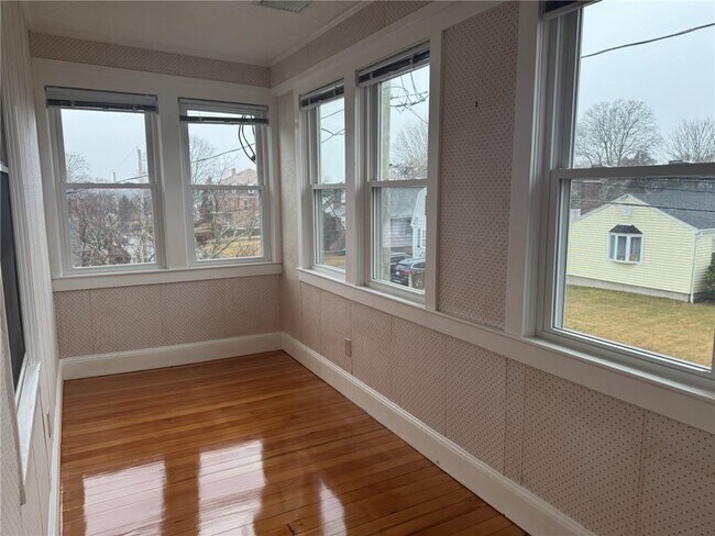 Building Photo - 15 Freeborn St