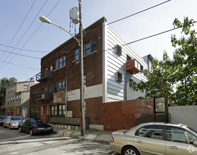 Building Photo - 144-150 W Laurel St