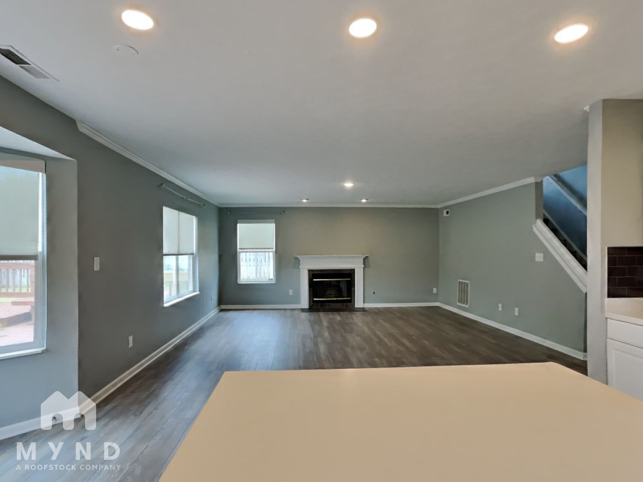 Building Photo - 6410 Hollingsworth Dr