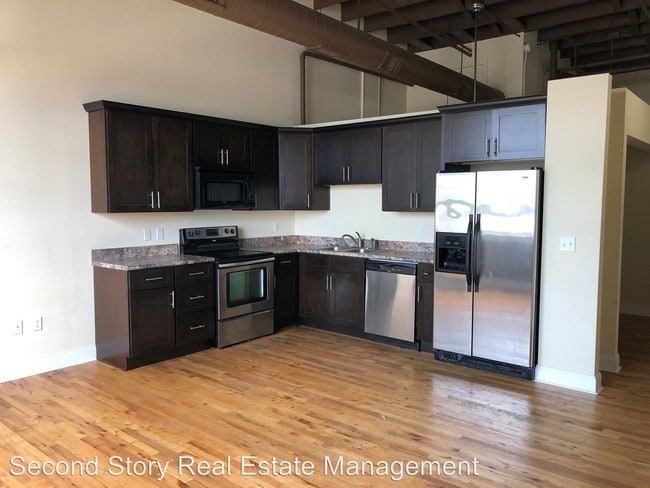 Building Photo - 232 E 11th St