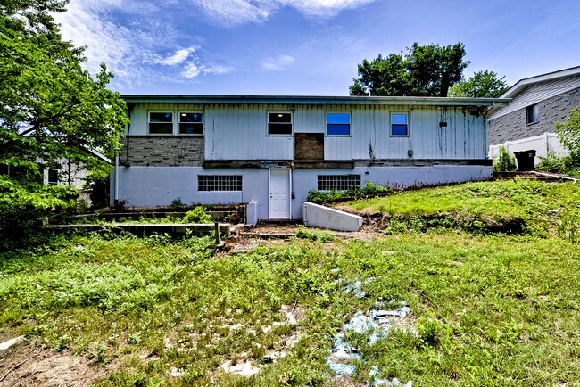 Building Photo - 2635 Netherton Dr