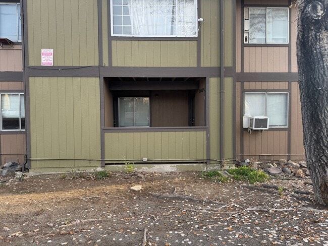 Building Photo - Clean & Comfortable 2 Bed / 2 Bath Condo – Central Reno – $1,450/mo