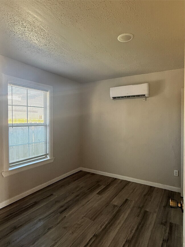 Building Photo - 8510 Safeguard St