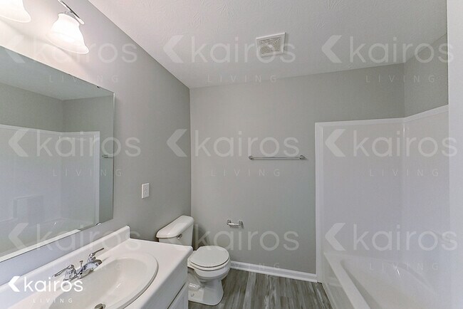 Building Photo - 18756 Weihe Ln