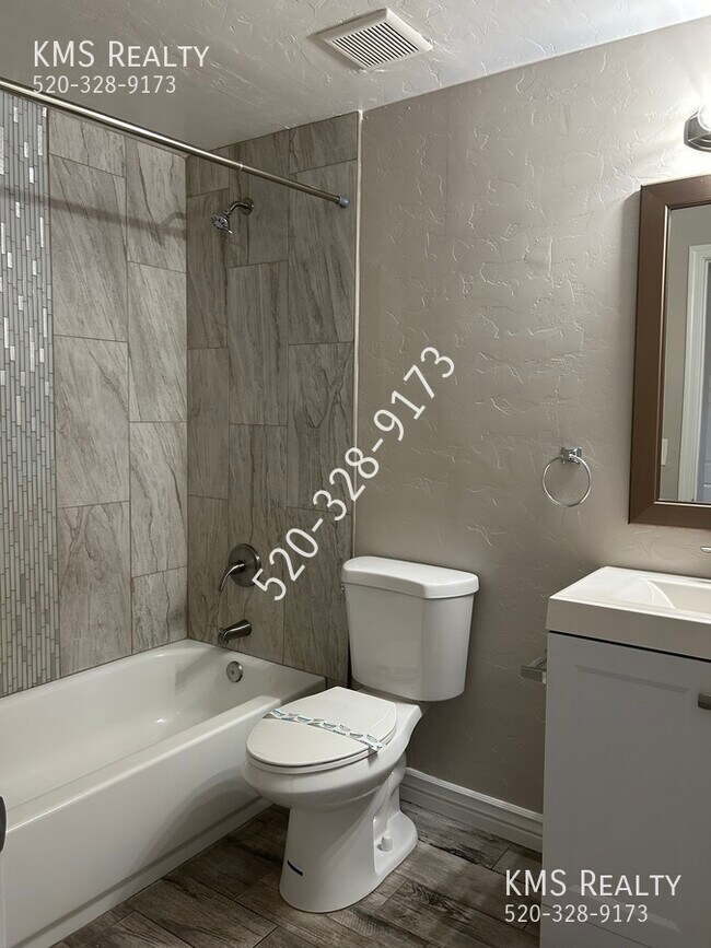 Building Photo - 302 E District St