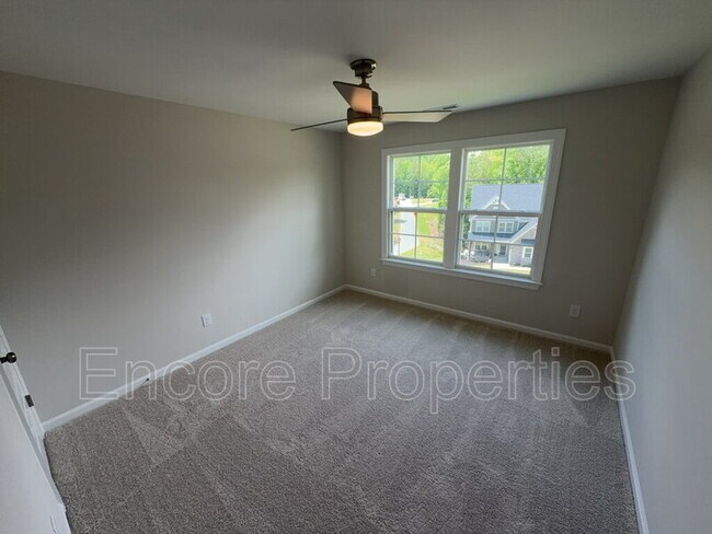Building Photo - 135 Little Gem Ln