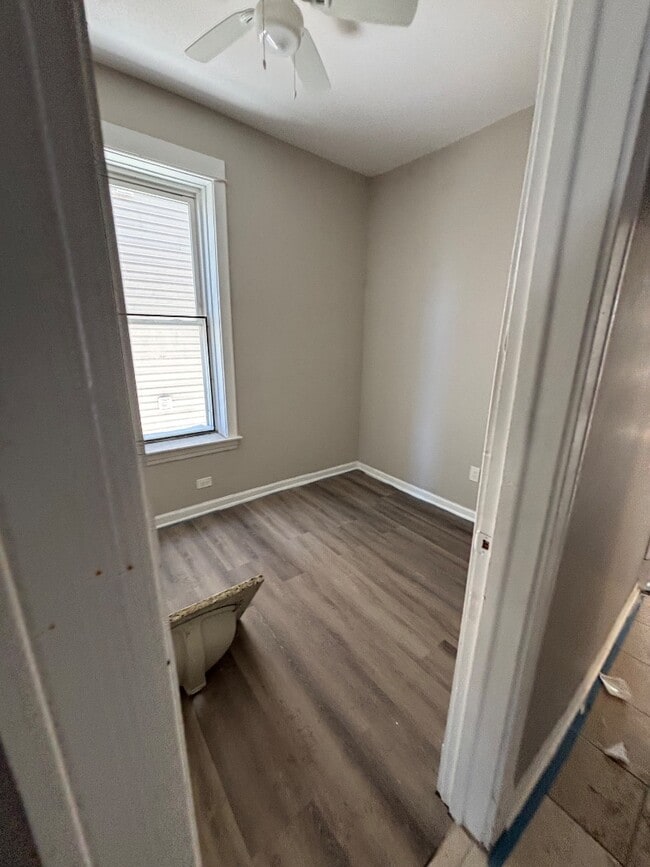 Building Photo - 3424 W 12th Pl