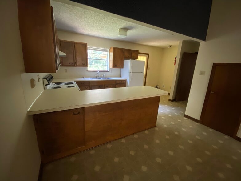 Building Photo - 710 Rocky Bayou Dr
