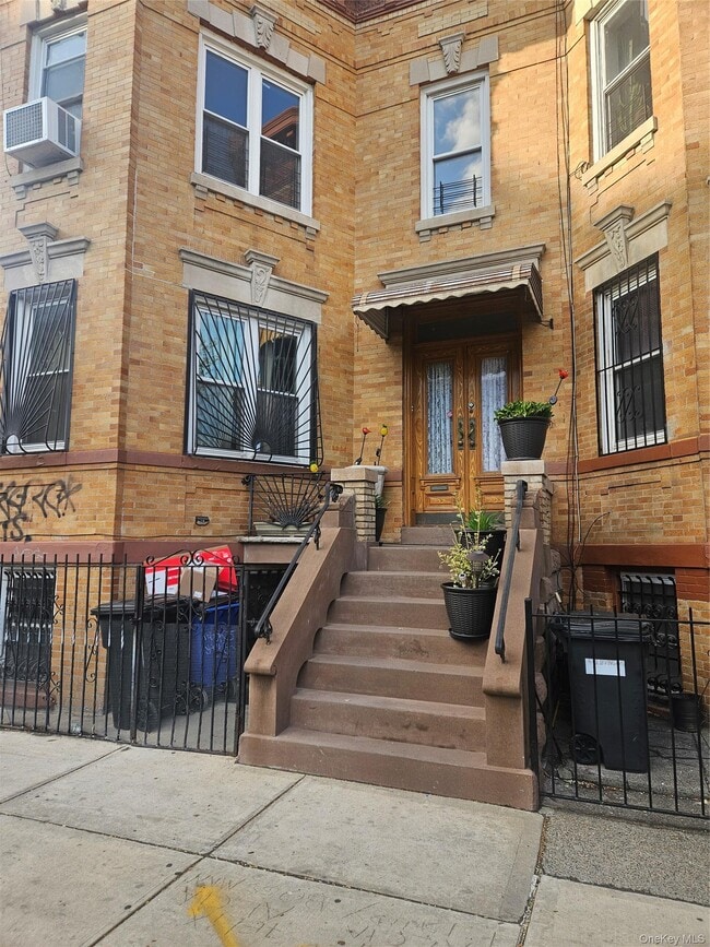 Building Photo - 399 Irving Ave