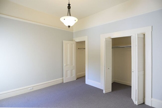 Building Photo - 14 Whitney St