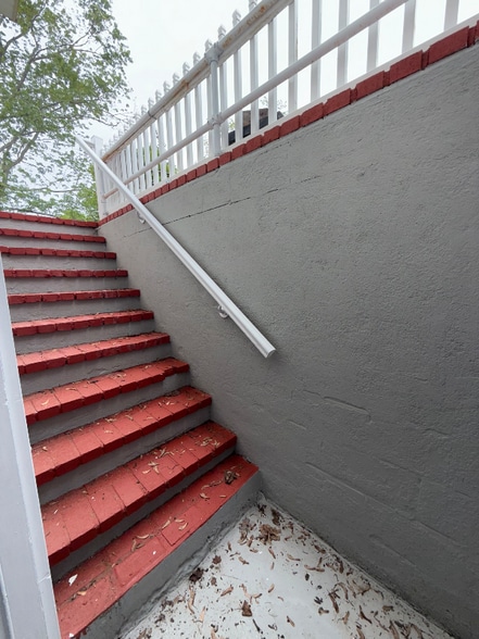 Building Photo - 8 Woody Pl