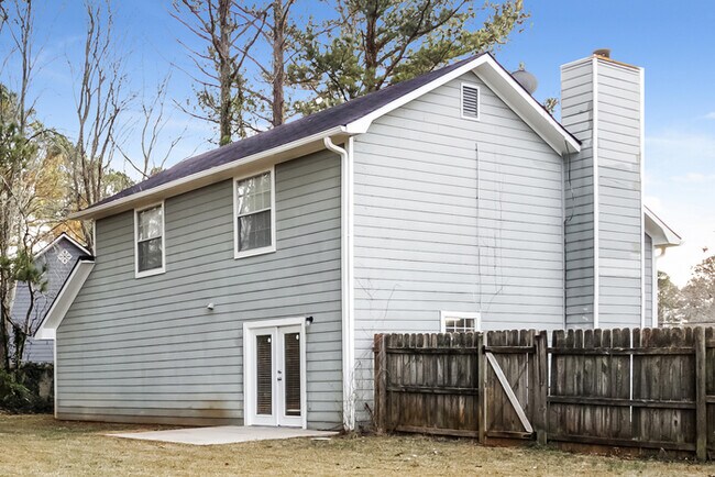 Building Photo - Bright Living with Vaulted Ceilings