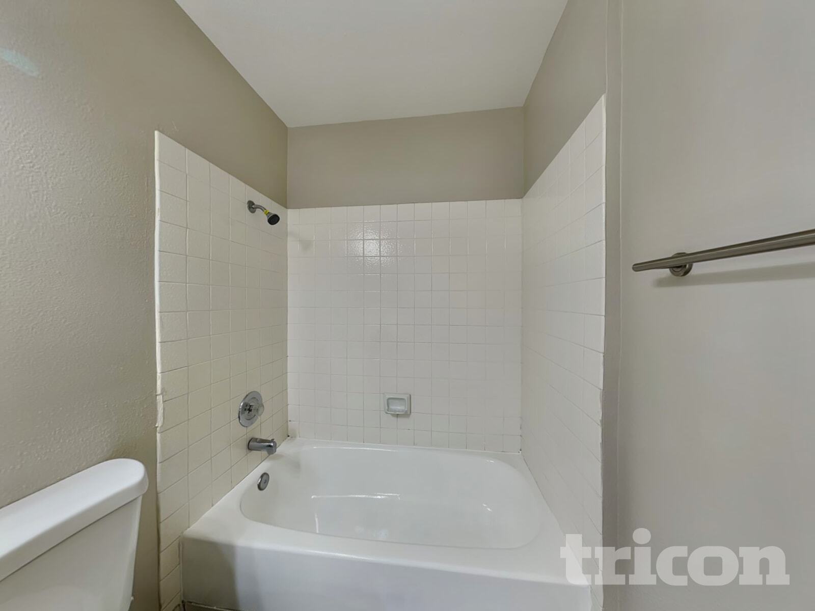 Building Photo - 2020 Burnside Dr