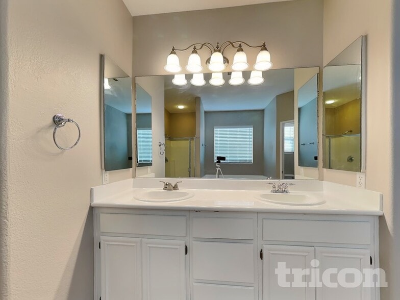 Building Photo - 5741 Spice St