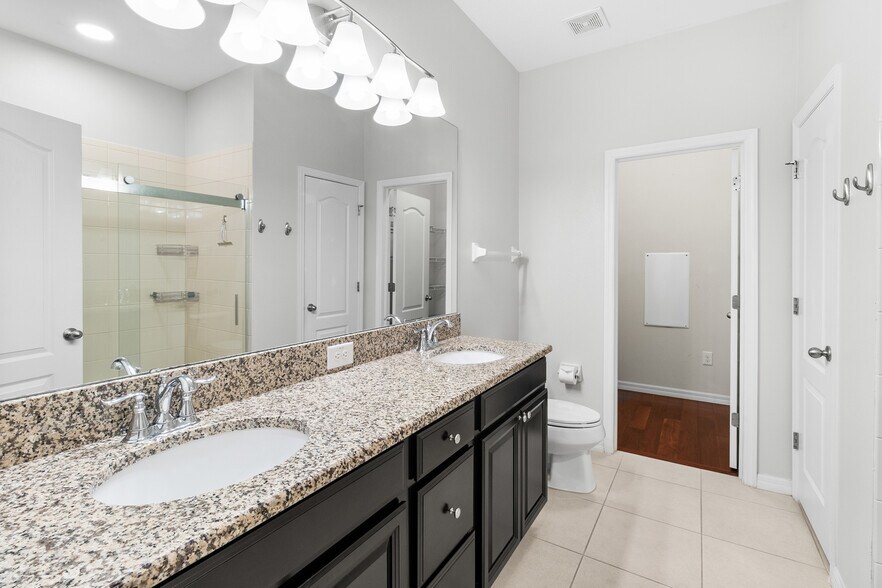 Building Photo - 5129 Bay Isle Cir