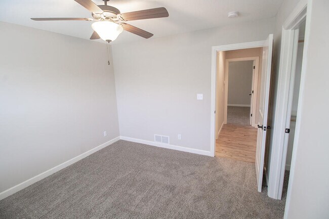 Building Photo - 7410 Oakley Dr