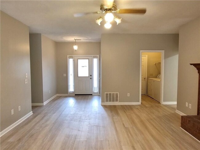 Building Photo - 3351 Governors Ct