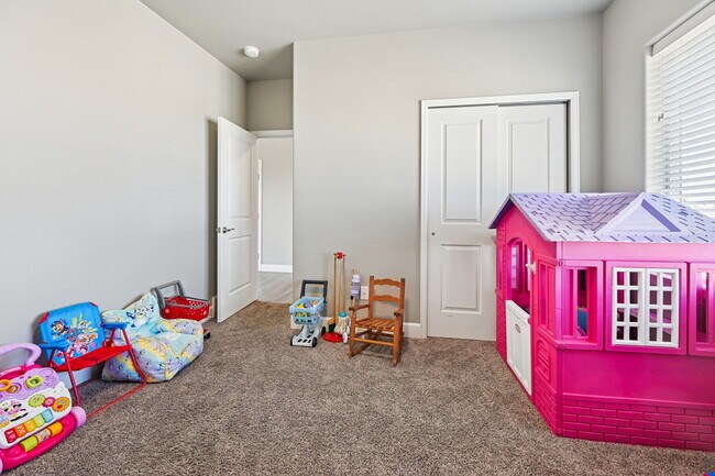 Building Photo - 1140 E Dove Creek Dr