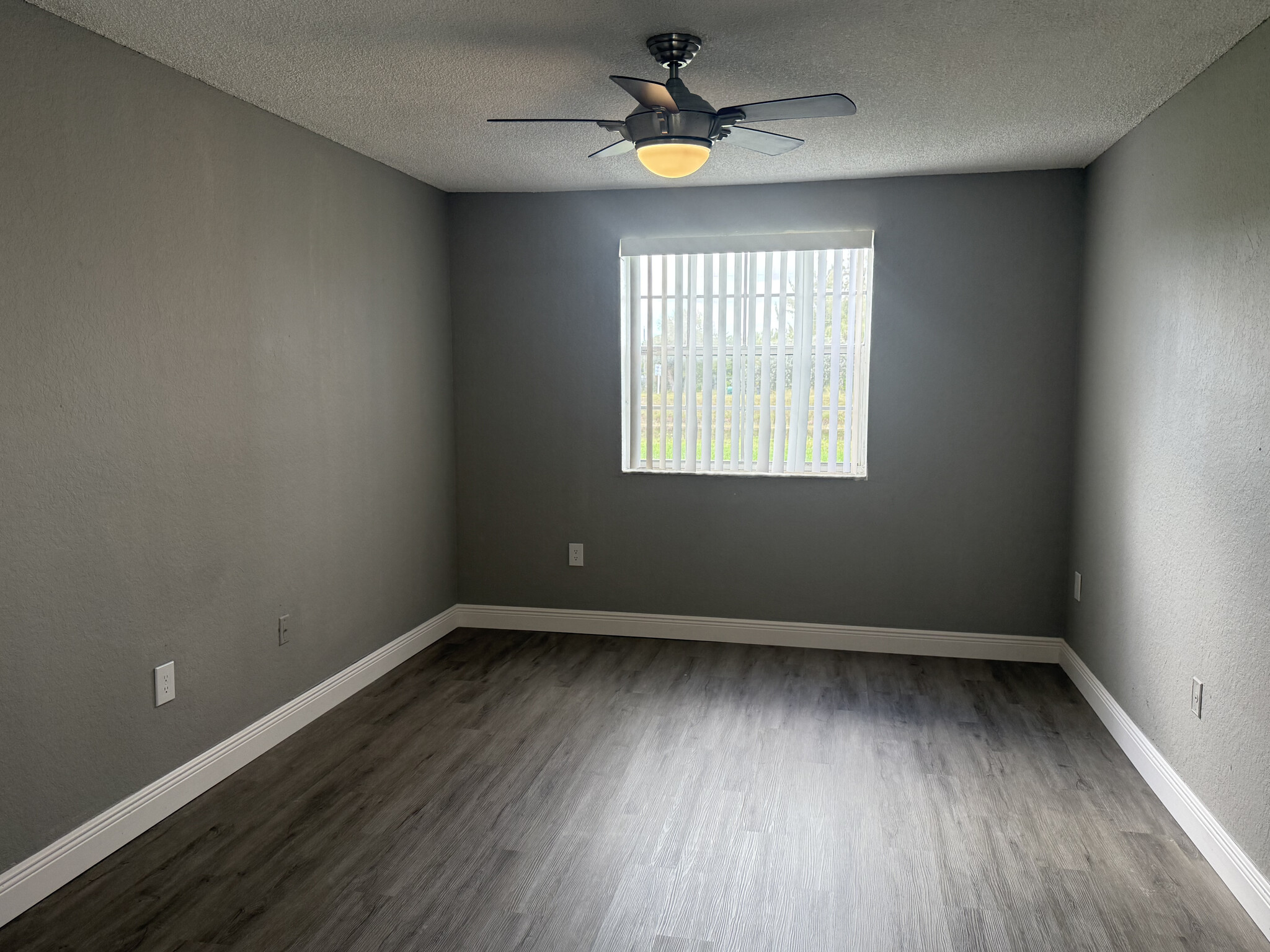 Building Photo - 2881 N Oakland Forest Dr