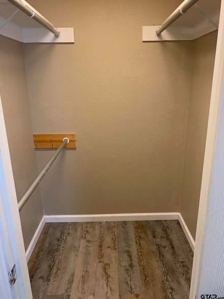 Building Photo - 113 Elm Creek Dr