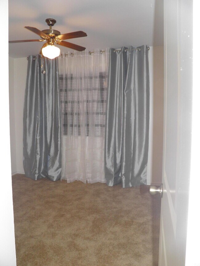 Building Photo - 103 Alden Dr