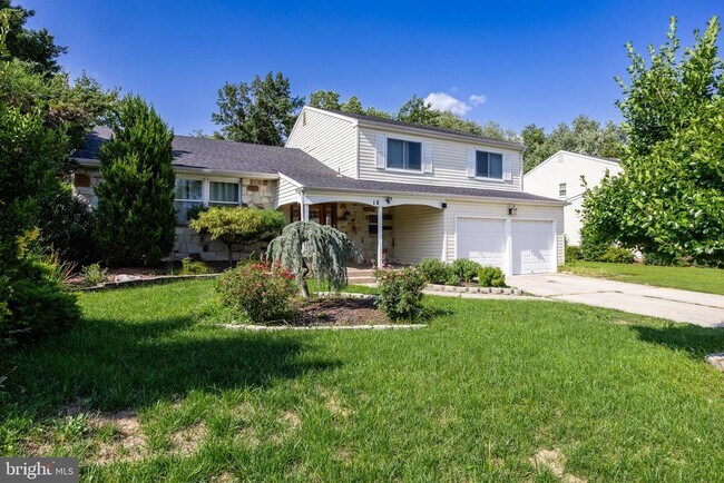 Building Photo - 18 Lakeview Dr