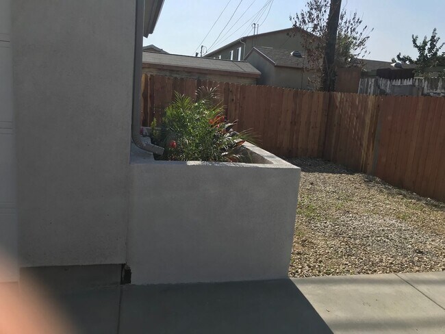 Building Photo - 74(860)