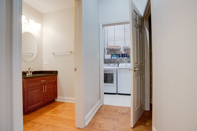 Building Photo - 1781 Tudor Ln