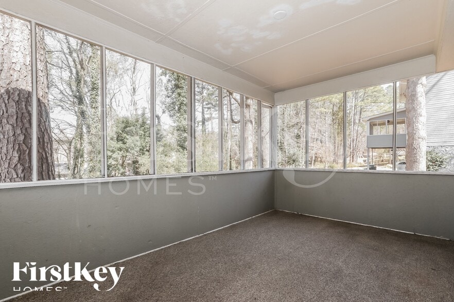 Building Photo - 3843 Holland Dr