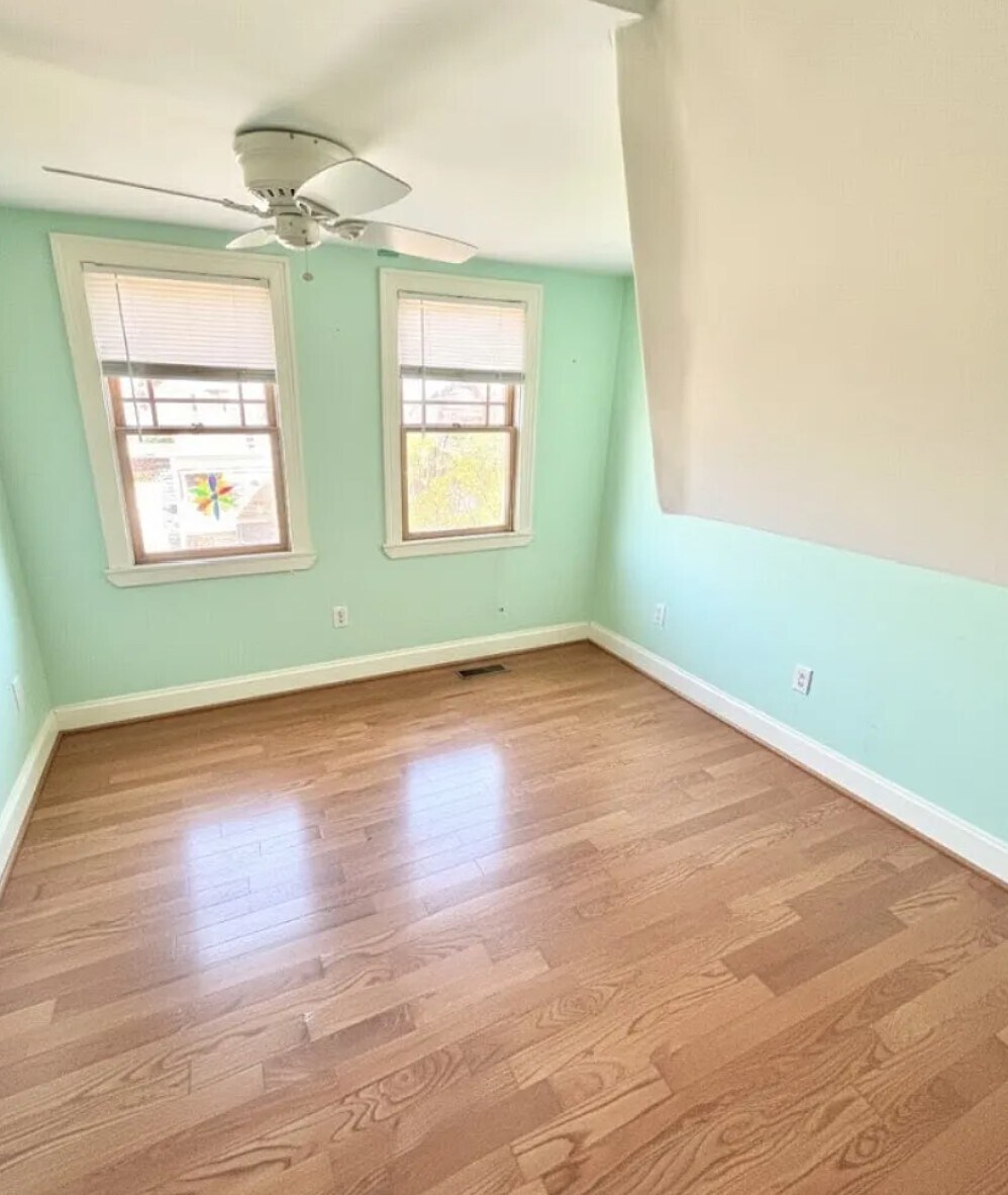 Building Photo - 67 Hillside St