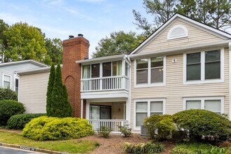 Building Photo - Great Location 2BR/2BA Condo - No App Fee