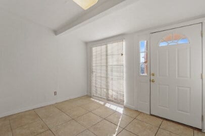 Building Photo - Kern Place- 4 bedrooms, 3 baths and Refrigerated AC.
