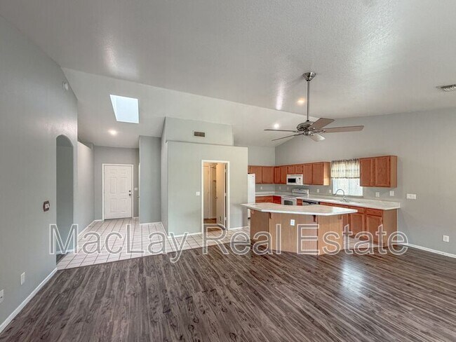 Building Photo - 2934 E Blackhawk Dr