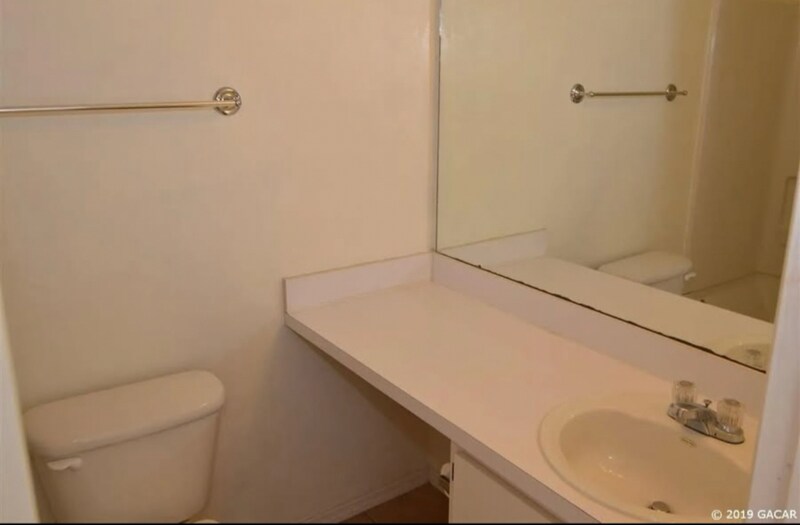 Building Photo - 4000 SW 23rd St