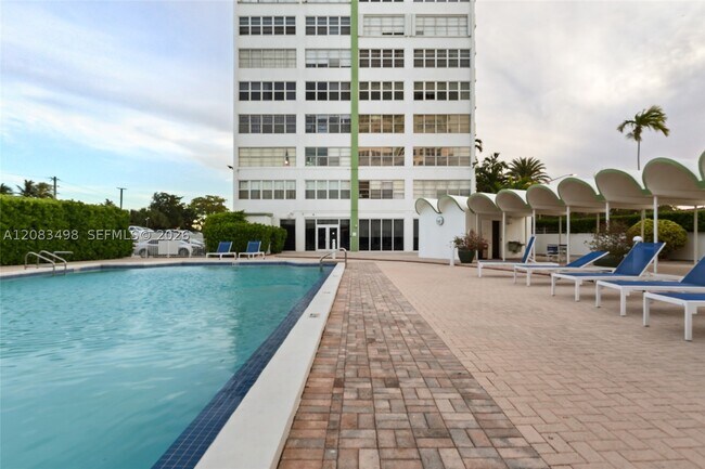 Building Photo - 2100 Sans Souci Blvd