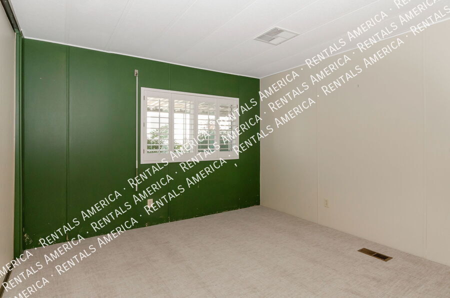 Building Photo - 10684 N Stromboli Ave