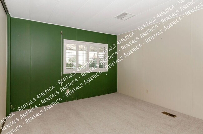 Building Photo - 10684 N Stromboli Ave