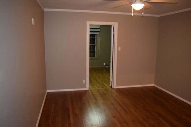 Building Photo - 6700 Kavanaugh Pl