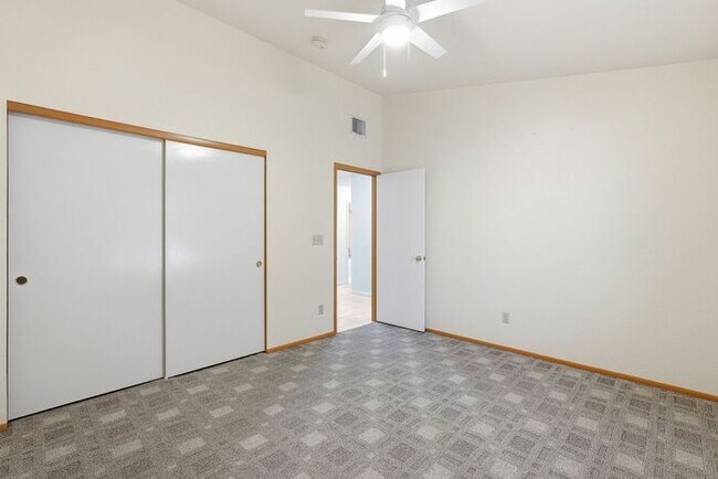 Building Photo - 8063 S New Abbey Dr