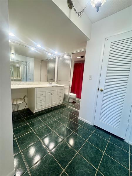 Building Photo - 405 N Ocean Blvd