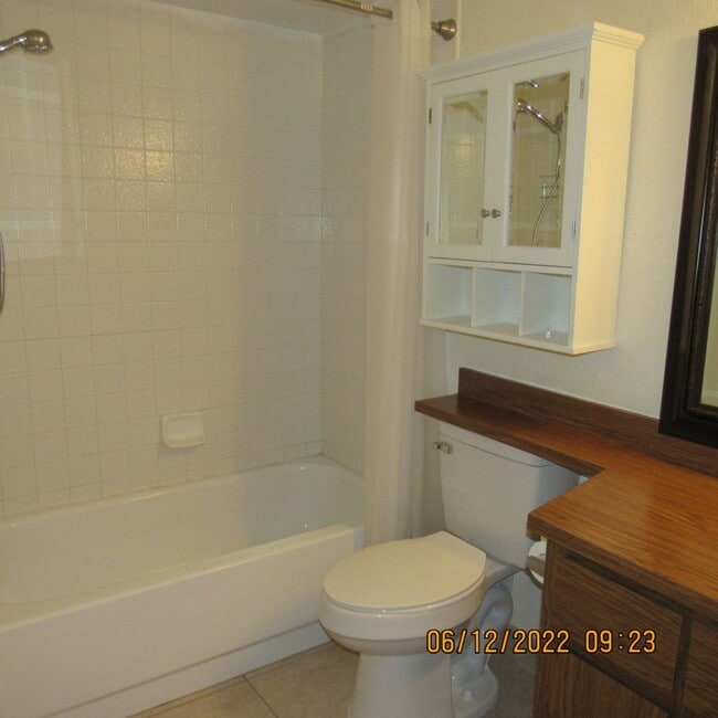 Building Photo - 3590 Clearwater Dr