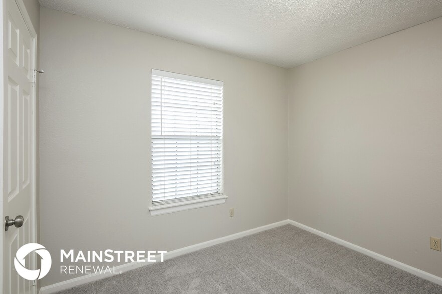 Building Photo - 5421 Carriage Ct