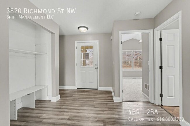 Building Photo - 3820 Richmond St NW